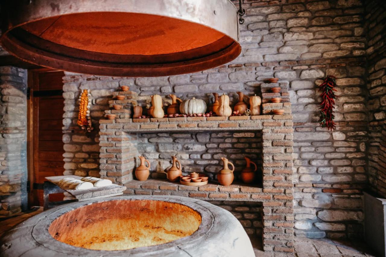 Chateau Mosmieri Hotel & Winery テラヴィ エクステリア 写真