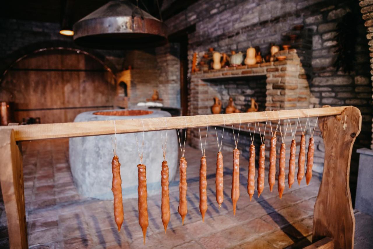 Chateau Mosmieri Hotel & Winery テラヴィ エクステリア 写真